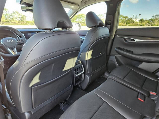 2025 Infiniti QX50 Luxe