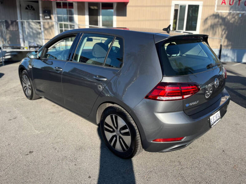 2019 Volkswagen e-Golf SE