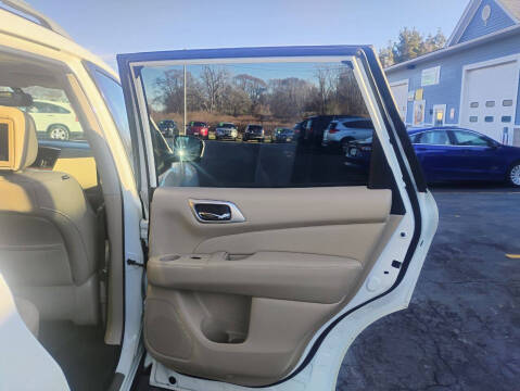 2017 Nissan Pathfinder Platinum