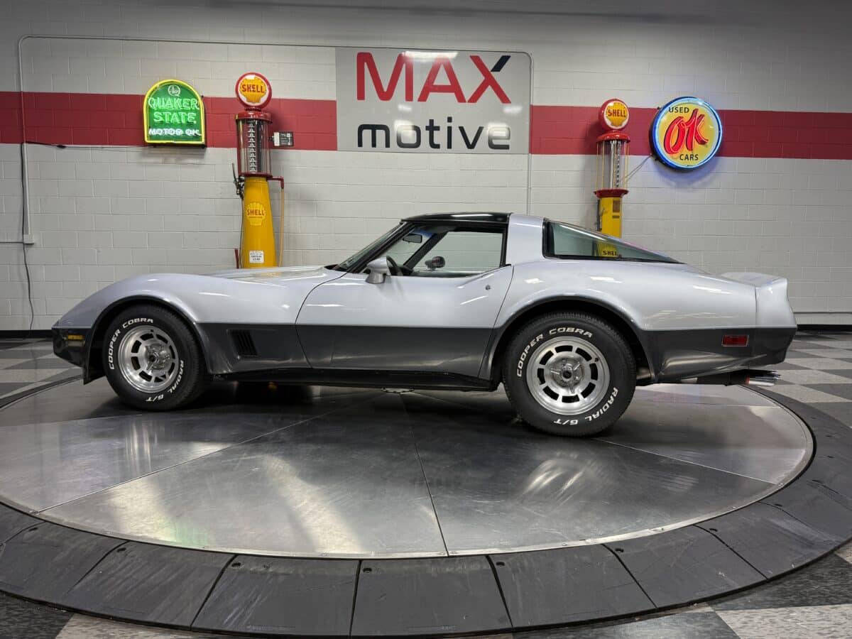 1981 Chevrolet Corvette 21