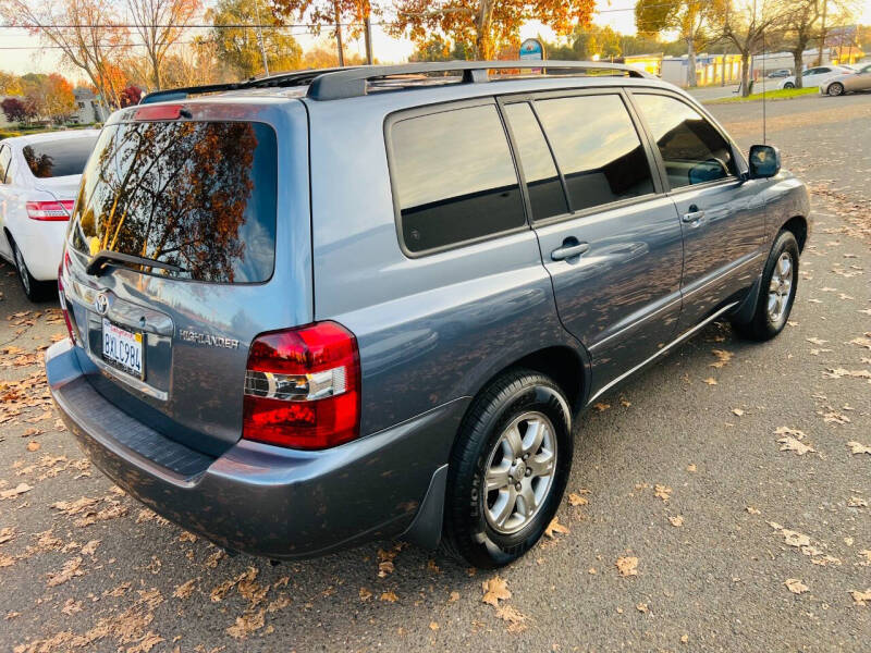 2005 Toyota Highlander null photo 3