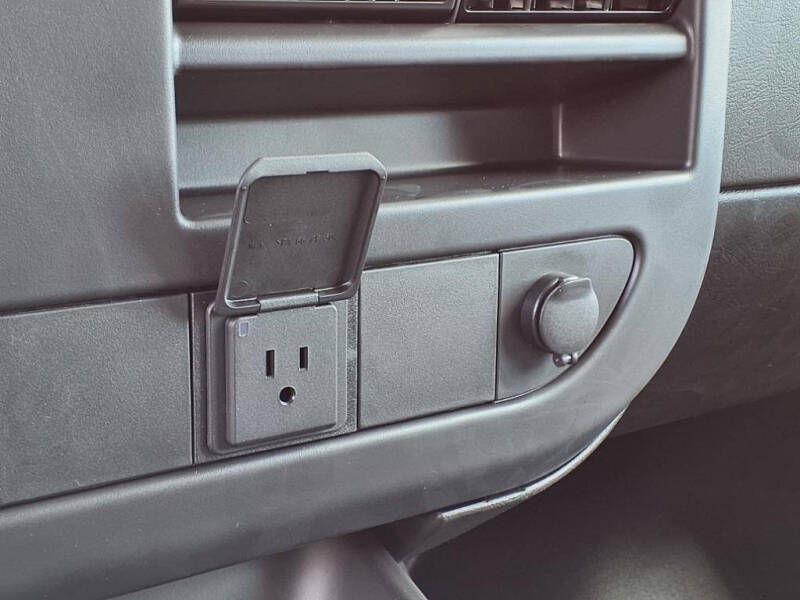 2024 Chevrolet Express 2500