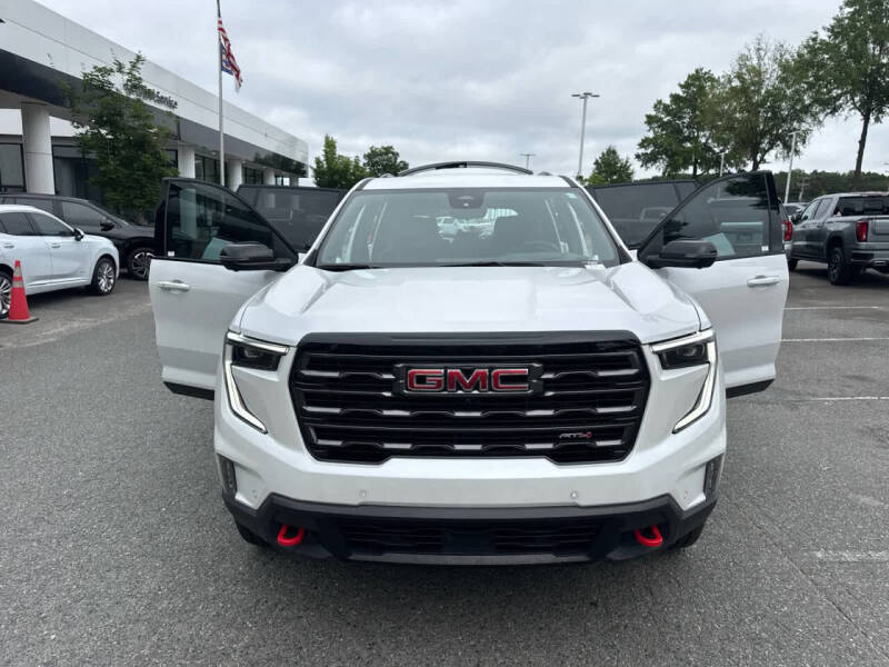 2024 GMC Acadia AT4