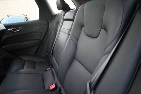 2020 Volvo XC60 T5 Momentum