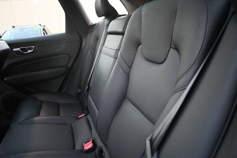 2020 Volvo XC60 T5 Momentum