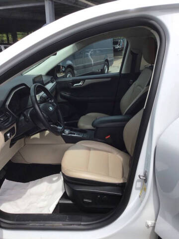 2022 Ford Escape SEL