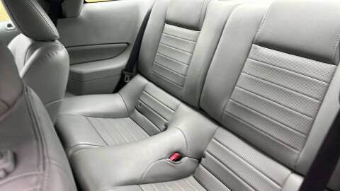 2006 Ford Mustang GT Deluxe