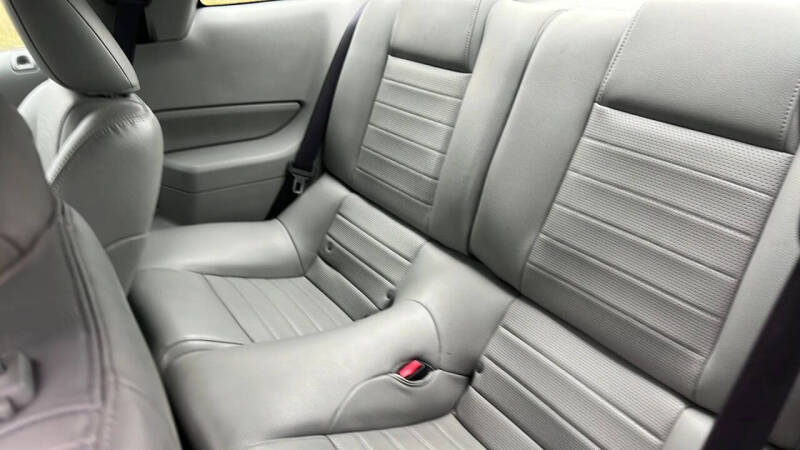 2006 Ford Mustang GT Deluxe