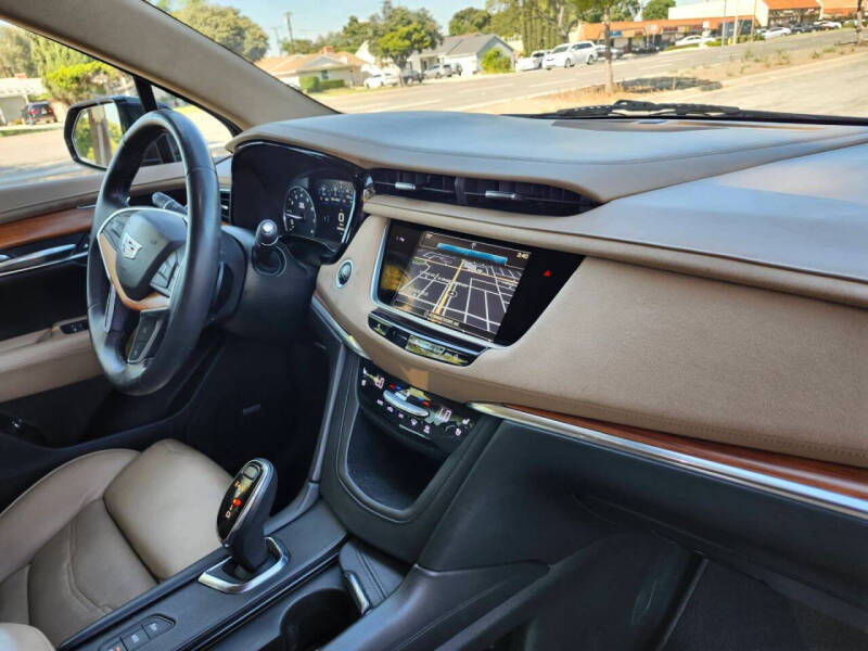 2017 Cadillac XT5 Platinum