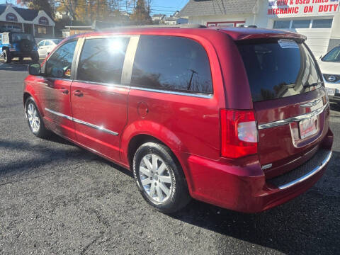 2013 Chrysler Town and Country Touring