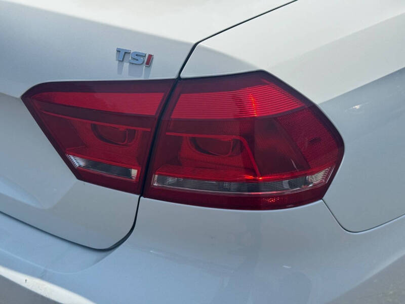 2014 Volkswagen Passat 1.8T S PZEV