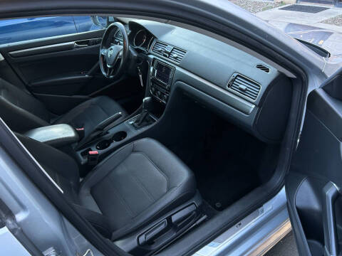 2018 Volkswagen Passat 2.0T R-Line