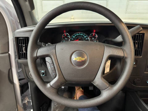 2025 Chevrolet Express 2500