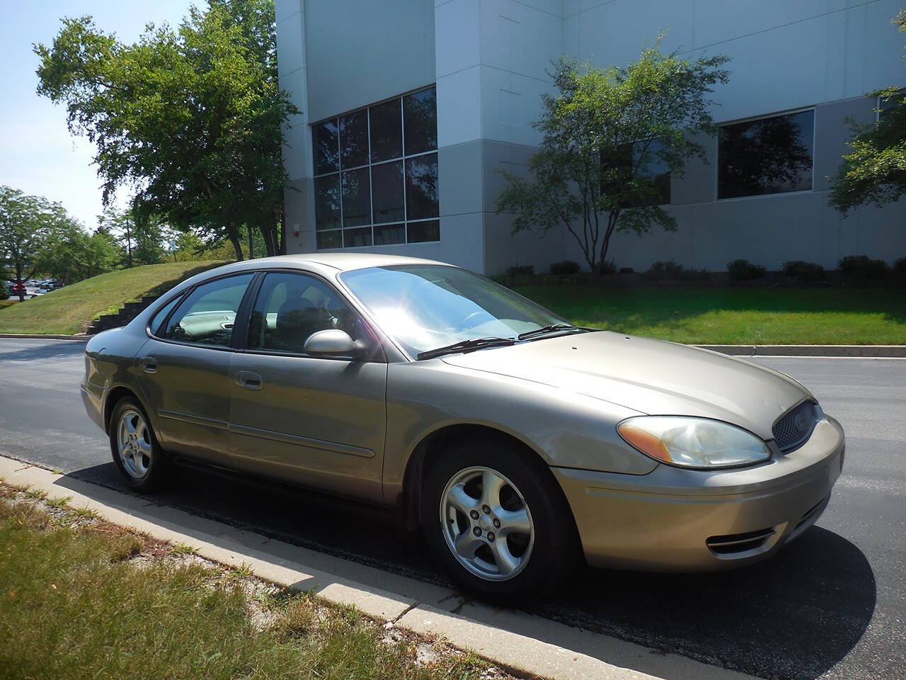 2003 Ford Taurus for sale at Genuine Motors in Schaumburg, IL