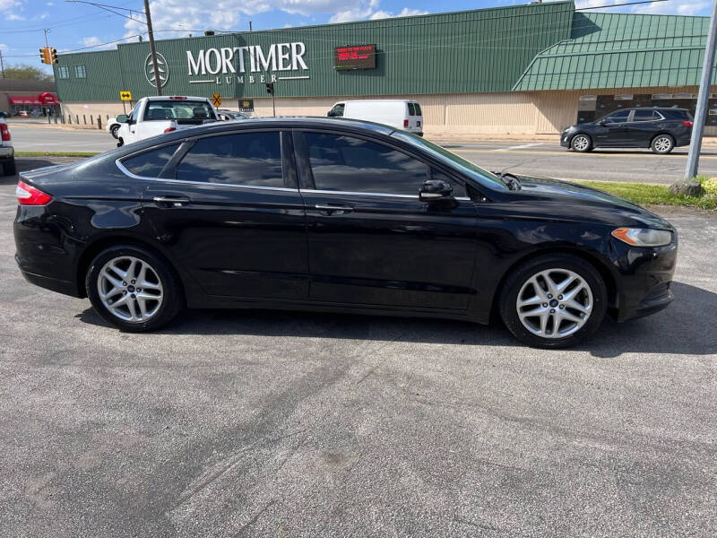 2015 Ford Fusion SE photo 2