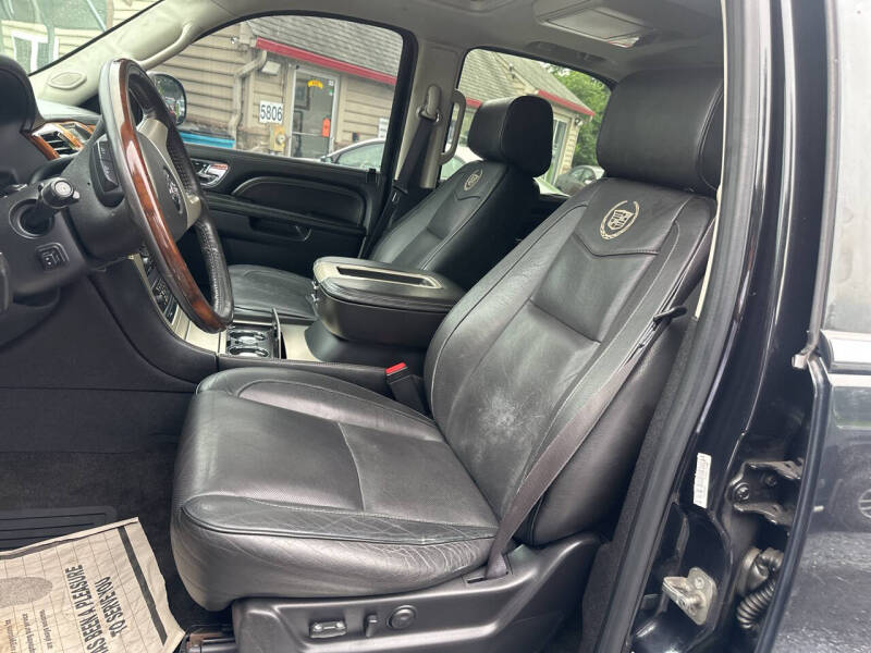 2012 Cadillac Escalade Platinum Edition