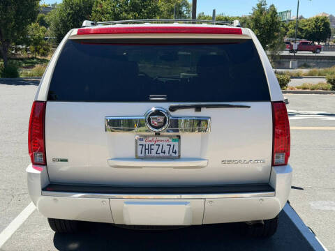2011 Cadillac Escalade Premium