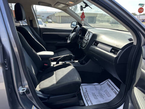 2016 Mitsubishi Outlander ES