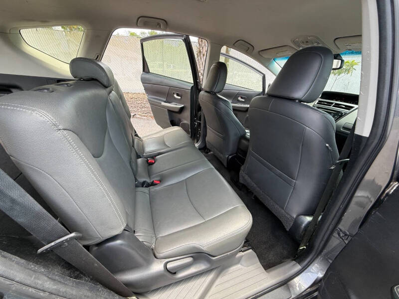2015 Toyota Prius v Four