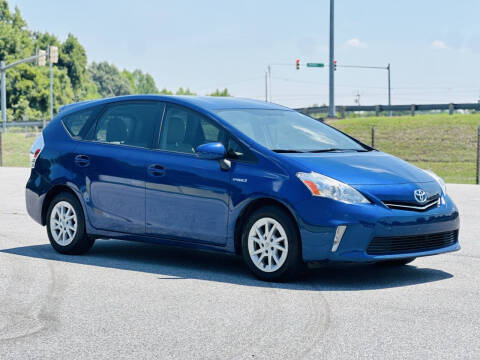2013 Toyota Prius v Two
