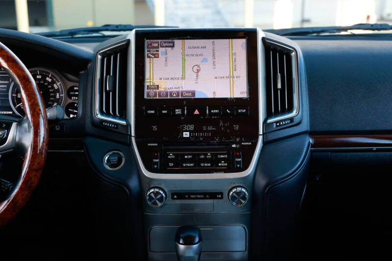 2017 Toyota Land Cruiser