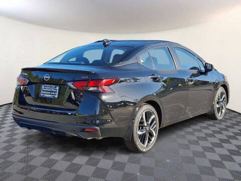 2025 Nissan Versa SR