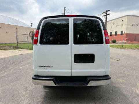 2022 Chevrolet Express 2500