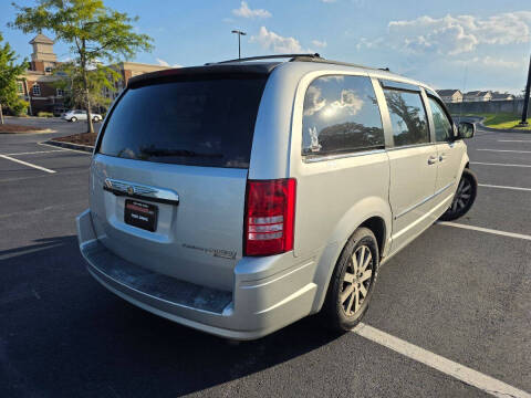 2009 Chrysler Town and Country Touring