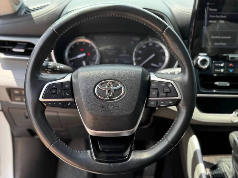 2022 Toyota Highlander Platinum