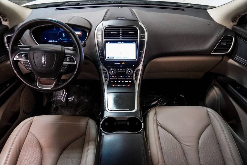 2019 Lincoln Nautilus Select