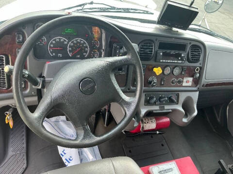 2017 Freightliner M2 106