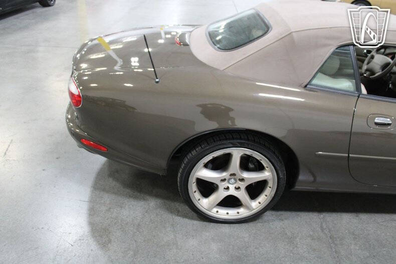 2001 Jaguar XKR
