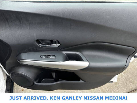 2019 Nissan Kicks SR