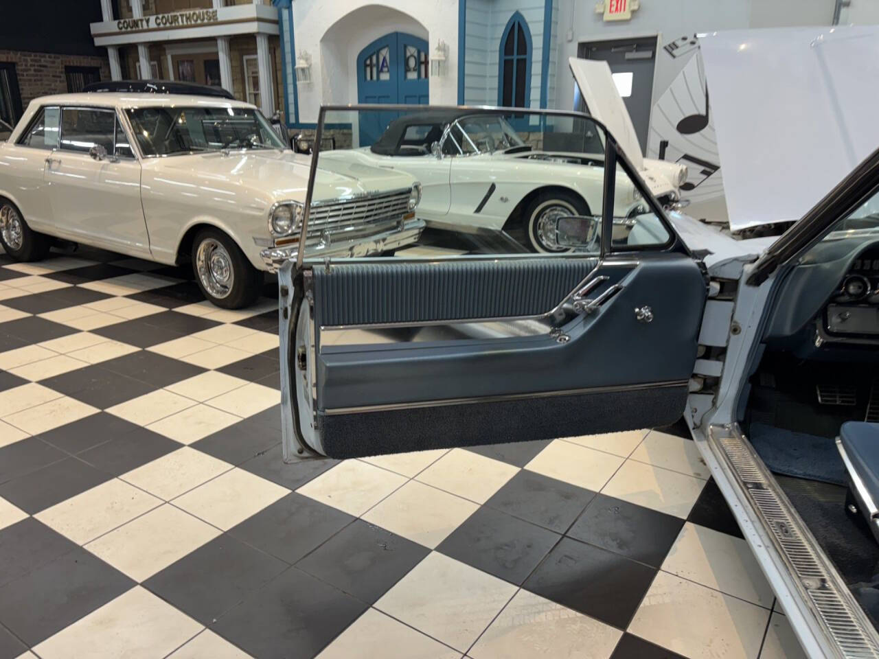1964 Ford Thunderbird 30