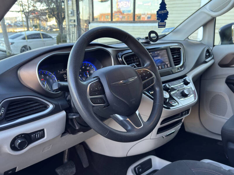 2018 Chrysler Pacifica LX