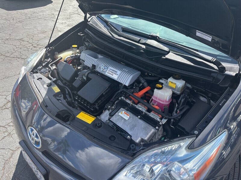 2010 Toyota Prius III