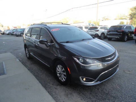 2017 Chrysler Pacifica Touring-L