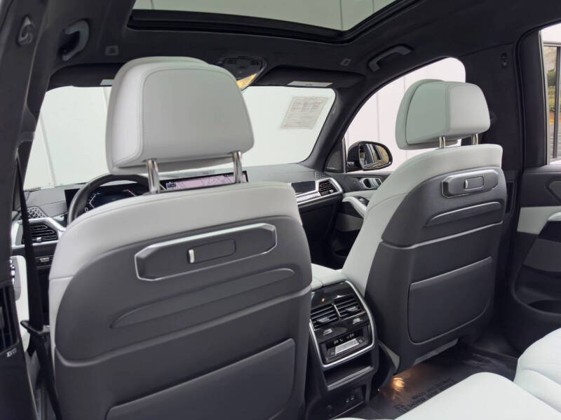 2023 BMW X7 xDrive40i