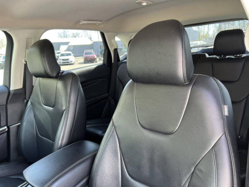 2019 Ford Edge Titanium