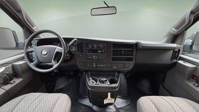 2025 Chevrolet Express 2500