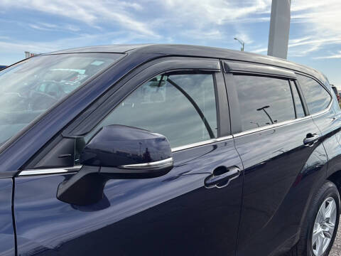 2023 Toyota Highlander LE