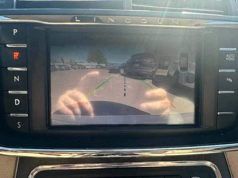 2017 Lincoln Continental Select