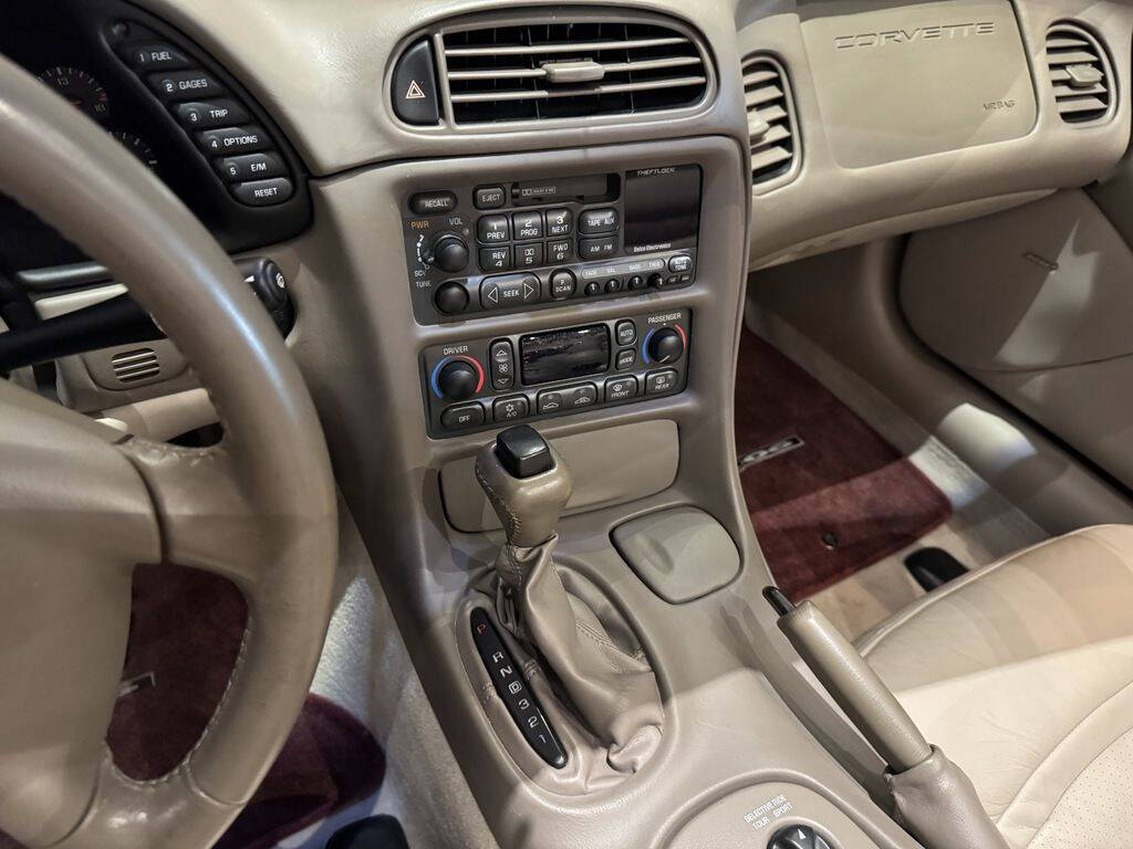 2003 Chevrolet Corvette 14