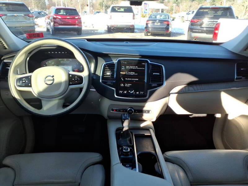 2022 Volvo XC90 T6 Inscription 6-Passenger