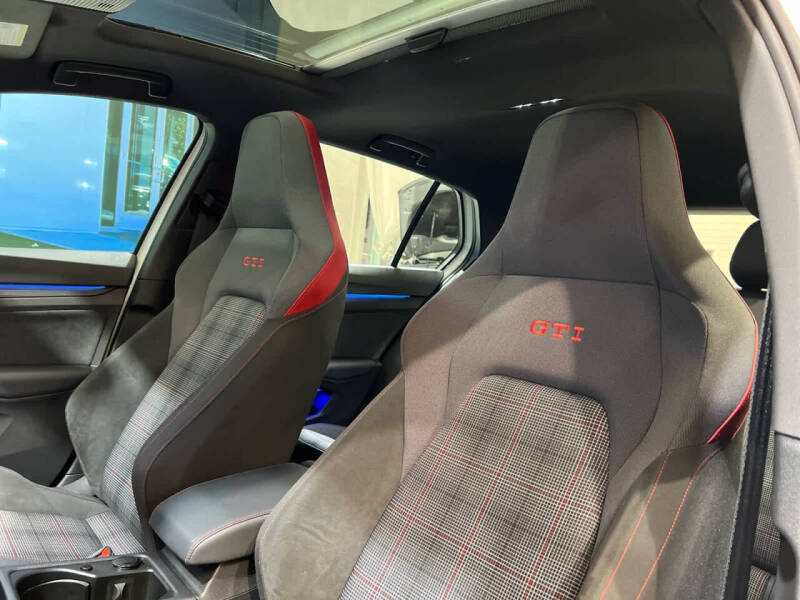 2024 Volkswagen Golf GTI SE