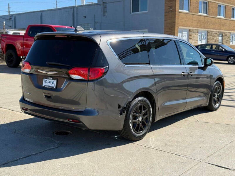2017 Chrysler Pacifica Touring