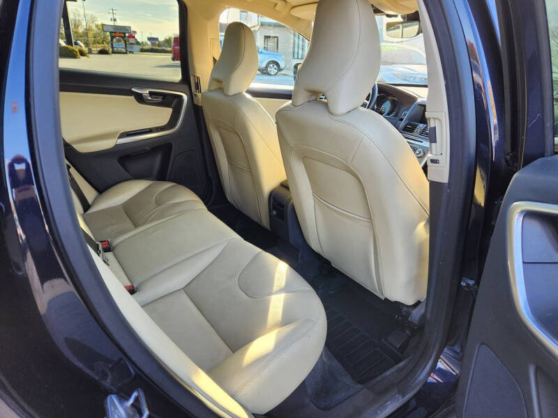 2016 Volvo XC60 T5 Drive-E Premier