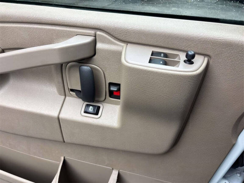 2023 Chevrolet Express 2500