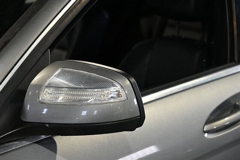 2009 Mercedes-Benz C-Class 13