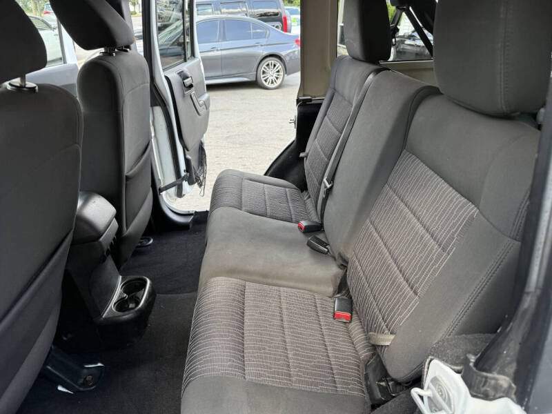 2011 Jeep Wrangler Unlimited Sport